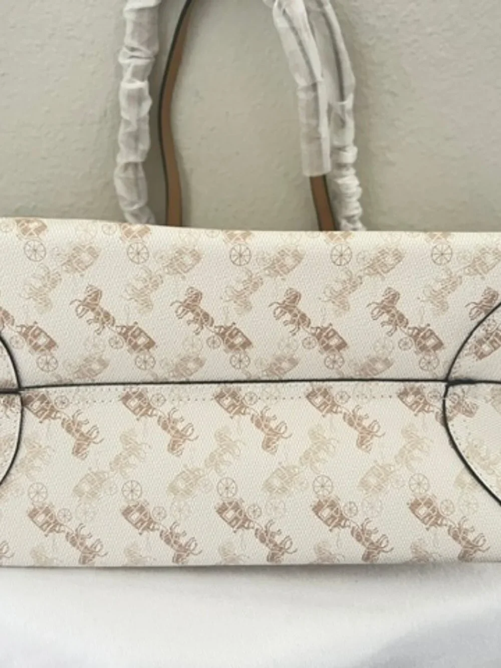 COACH Reversible City Tote Horse Carriage Print CREAM-BEIGE